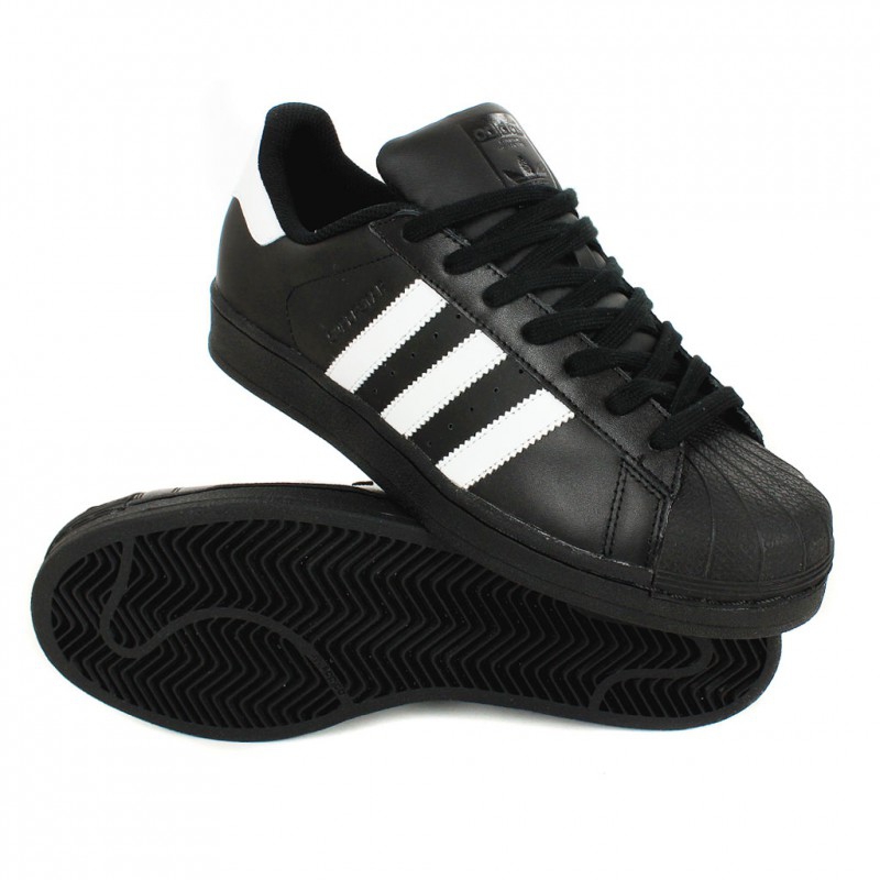 scarpe adidas nere con strisce bianche