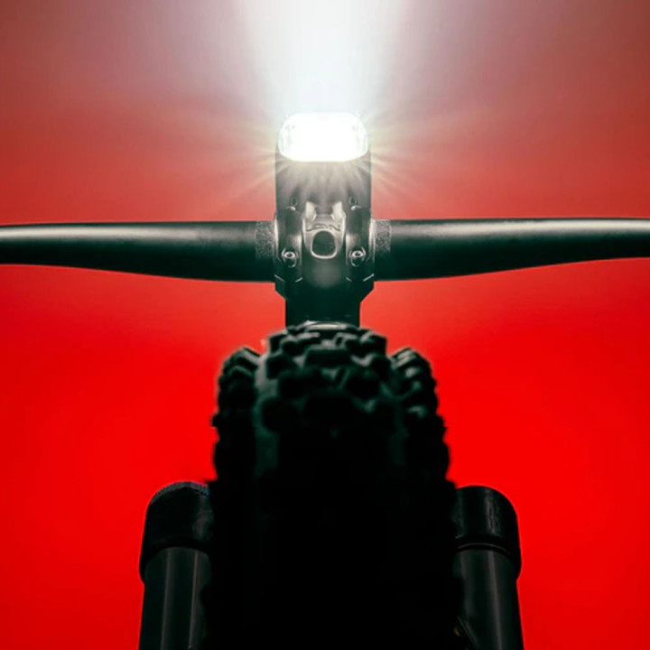 Lezyne Fanale Anteriore Bici Mega Drive 2400+ Nero