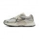 Nike Vomero V5 Rnr Bianco Avorio Nero - Sneakers Donna