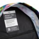 Il classico zaino Eastpak si rinnova con la brillante colorazione Retro Surf Light, perfetta per distinguerti ogni giorno.