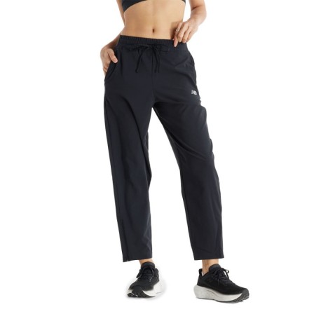 New Balance Pantalone Sport Essentials Performance Woven Nero Donna