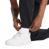 New Balance Pantaloni Con Polsino Essentials Nero Uomo