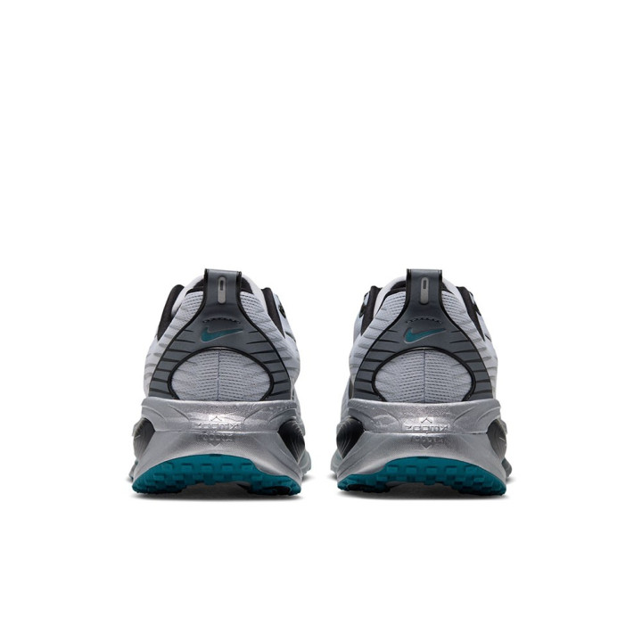 Nike Vomero 18 Football Grigio Nero Mtlc Cool Grigio - Scarpe Running Uomo