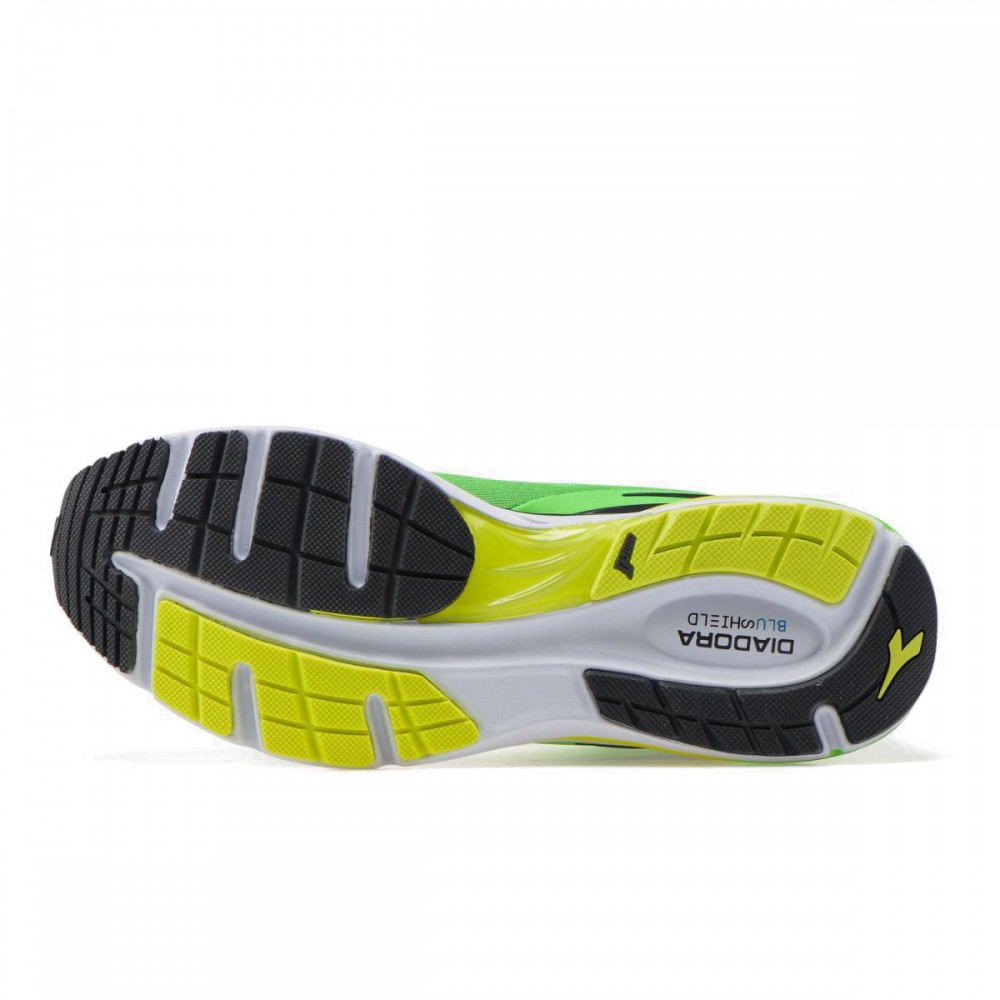 diadora mythos blushield bright