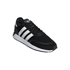 adidas nere con strisce bianche