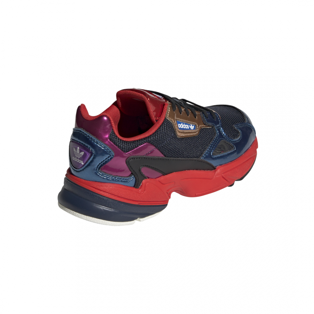 adidas ultra boost strisce rosse