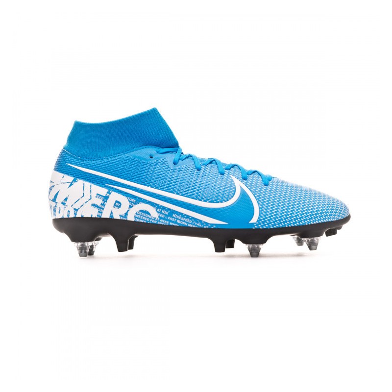 scarpe da calcio nike immagini