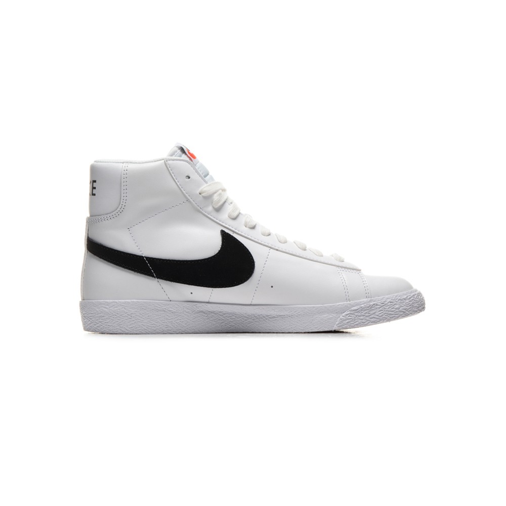 scarpe nike bianche con baffo nero