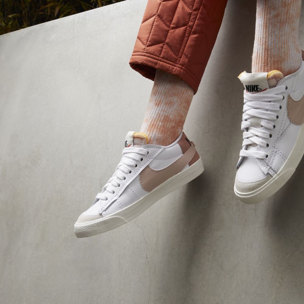 Nike Blazer Low 77 Jumbo Bianco Rosa - Sneakers Donna - Acquista online su  Sportland